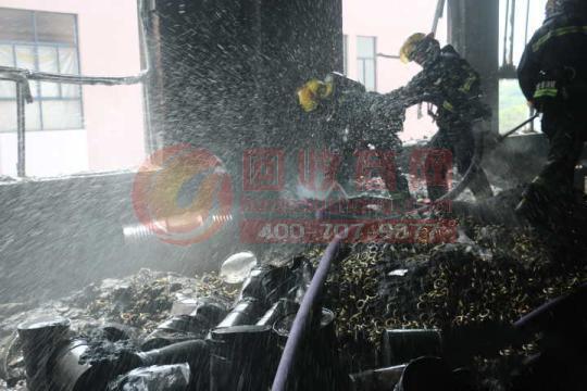 浙江永康廠房發生火災 燃燒物為塑料