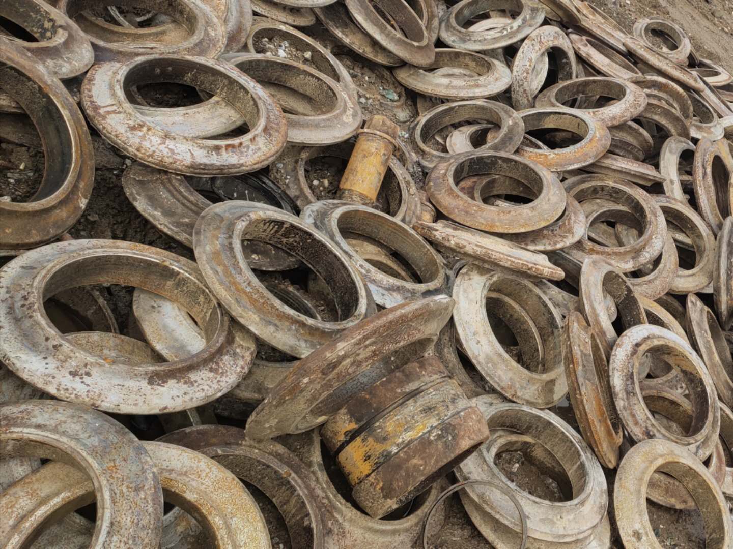山东镍钼废钢回收