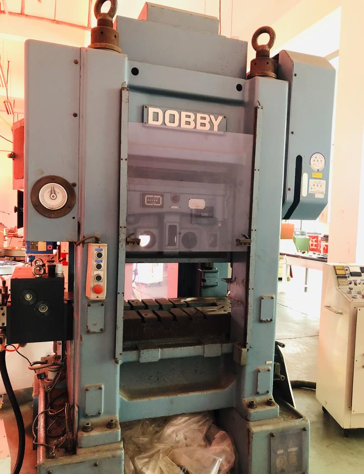 由于资金压力大,转让自用二手高速冲床日本yamada dobby进口冲床50吨