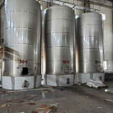 新疆闲置一批不锈钢储罐，不锈钢发酵罐，需要的联系