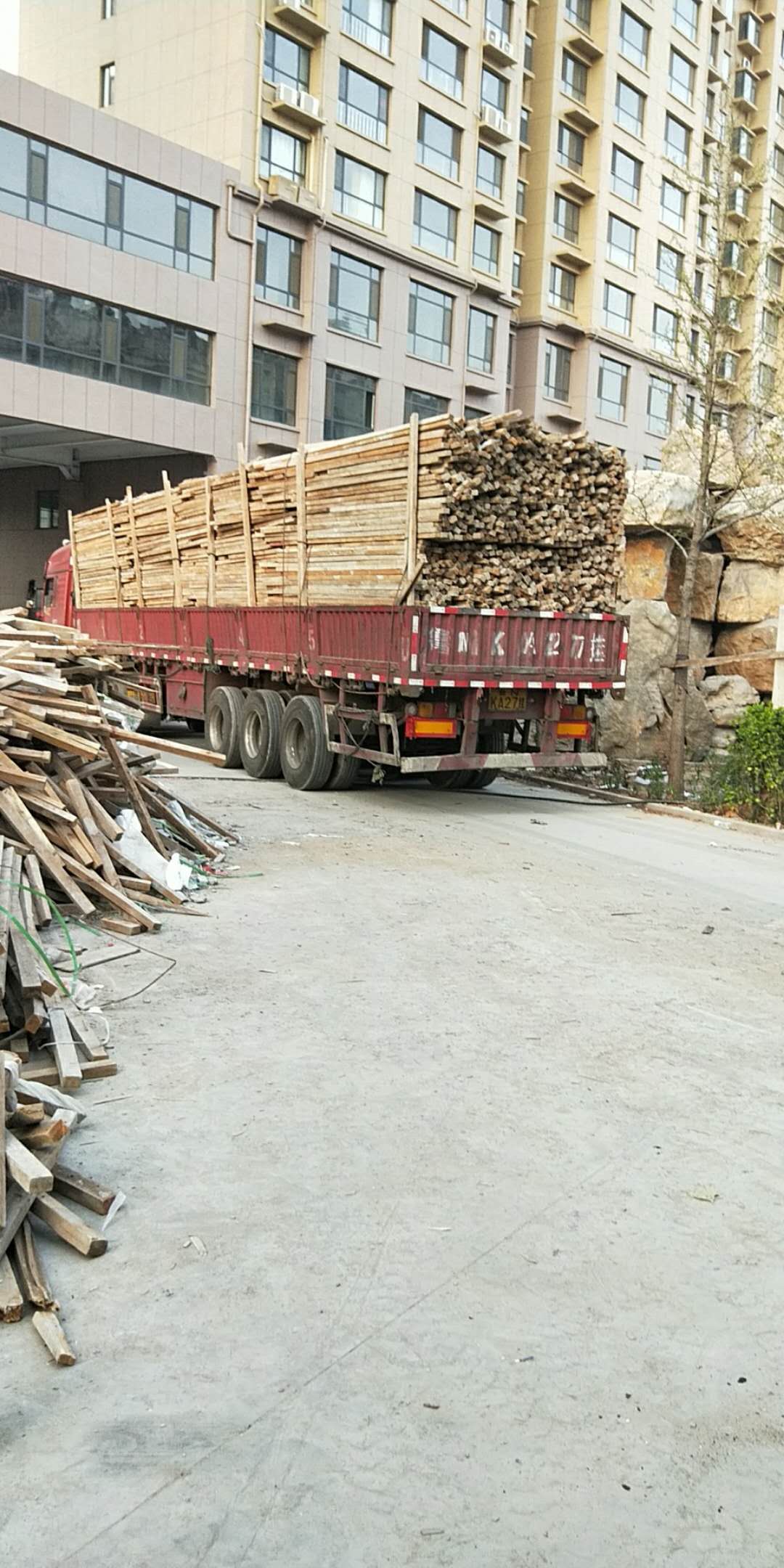 山东枣庄长期高价回收大量木方模板，木方模板回收