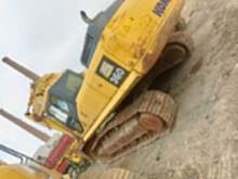 新疆挖掘机回收，挖掘机回收