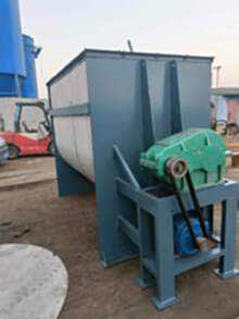 不銹鋼螺帶混合機(jī) 攪拌機(jī)