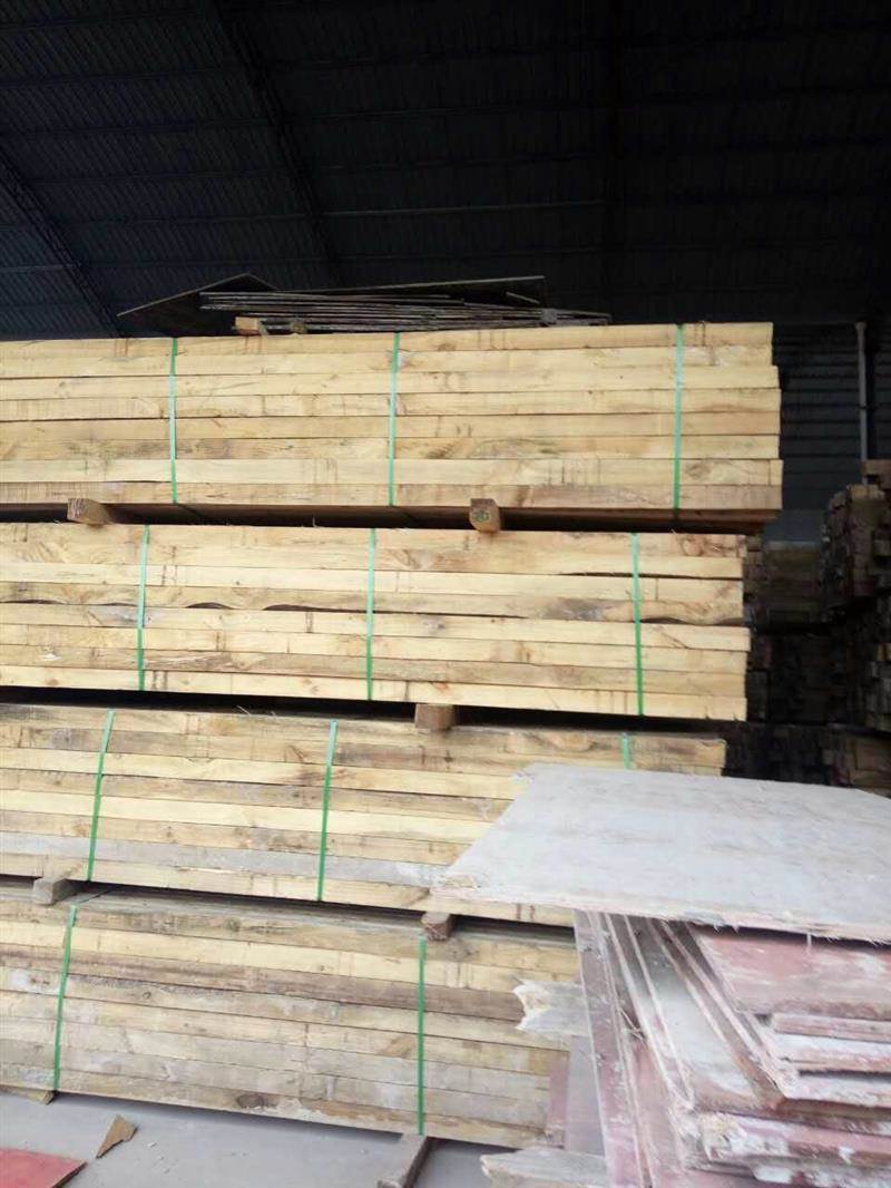 求购200吨 2米以上长方木