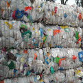 大量回收废塑料
