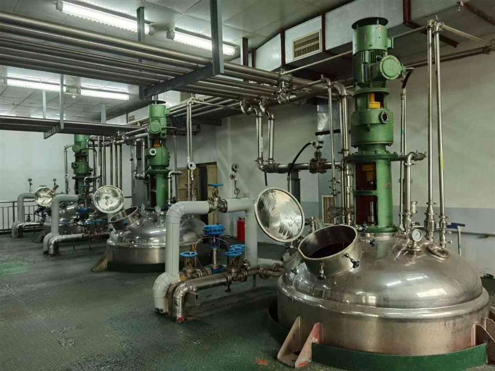 青岛回收饮料厂设备，潍坊收购果汁饮料设备生产线