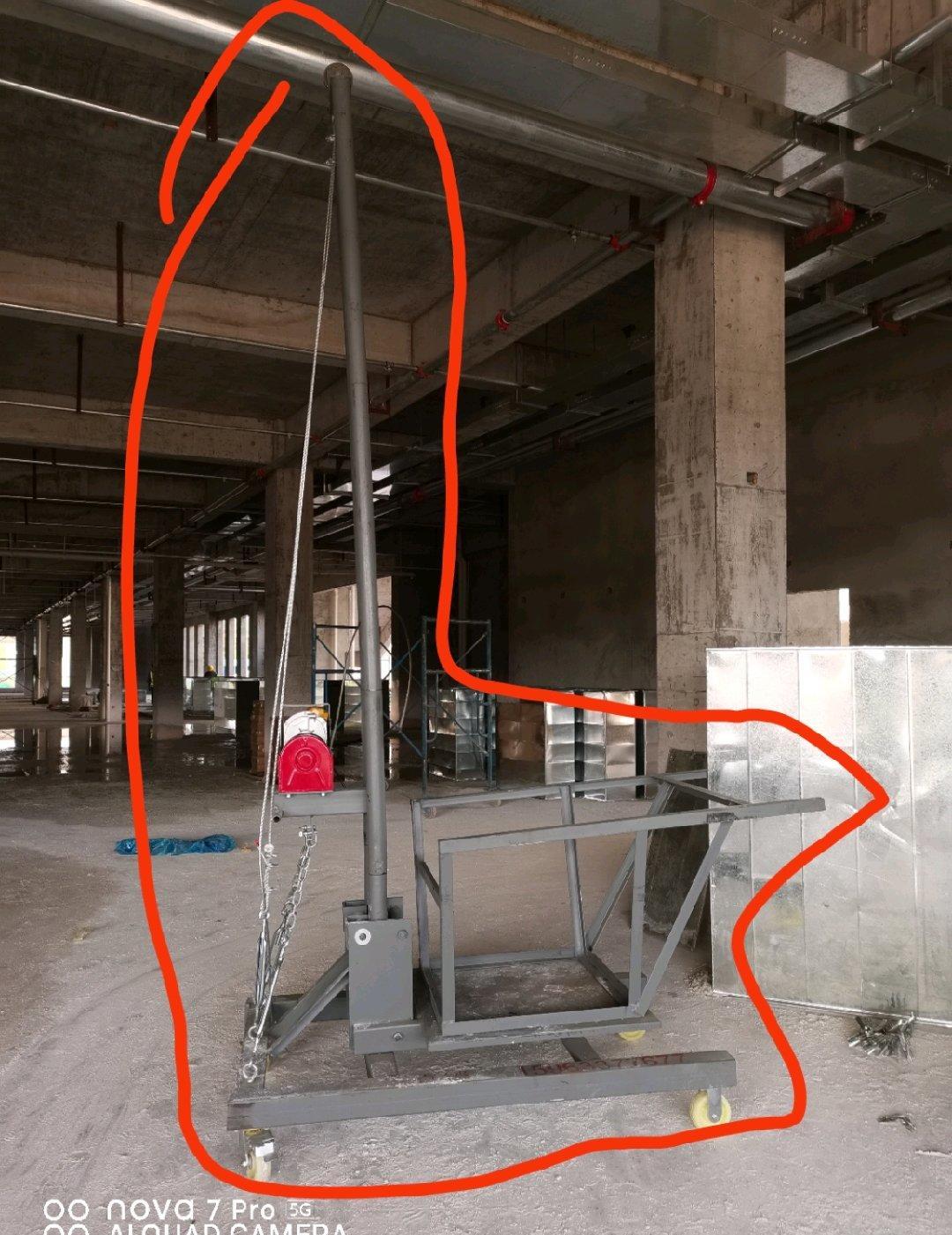 施工电梯吊杆图片