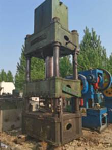 天津锻压500吨液压机
