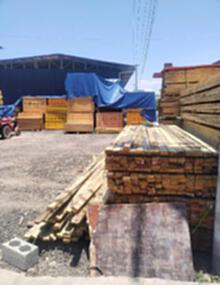 低價(jià)處理舊木方模板 建筑材料