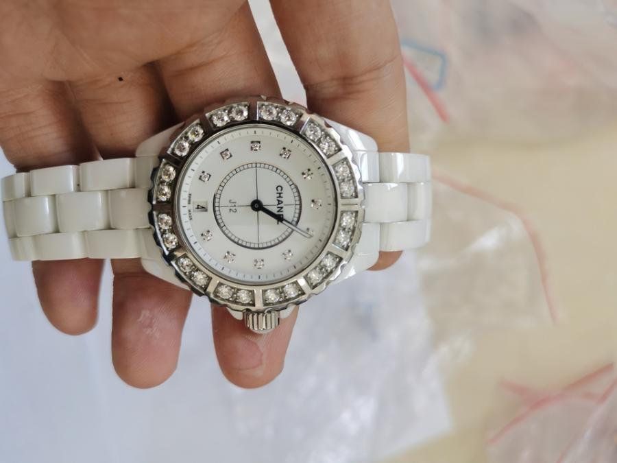 香奈儿银色白磁状金属手表网络拍卖公告