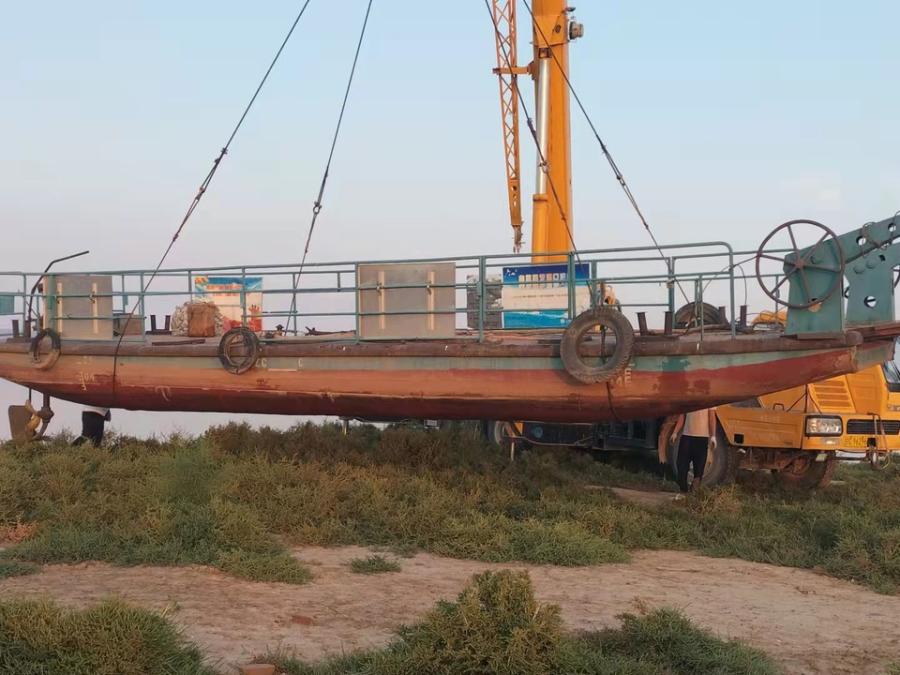 一艘废旧黄河渡船5.5吨网络拍卖公告