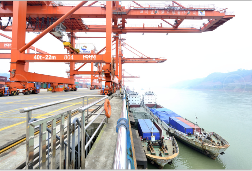 物流航运公司2400吨级集散两用船舶出售招标