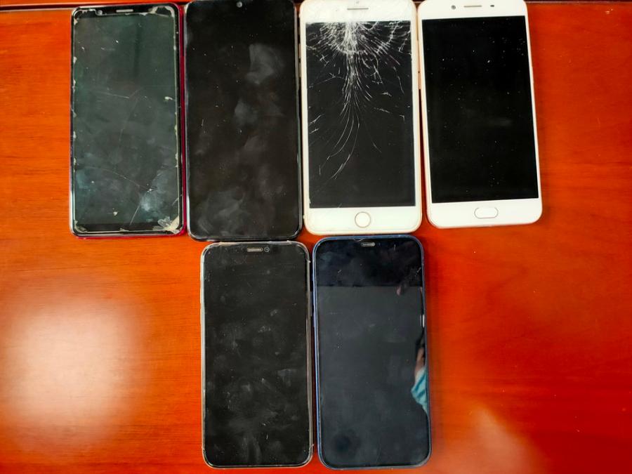 iphone12手机 vivoX20a手机等共计6部手机网络拍卖公告