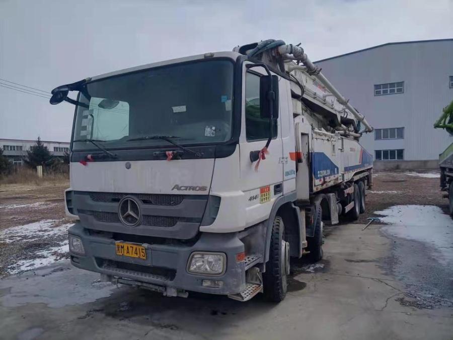 中联牌黑M84869混凝土泵车重型非载货专项作业车网络拍卖公告