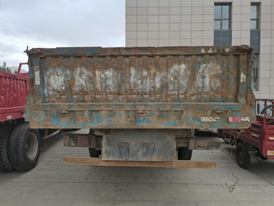 刑陕AM1676解放牌重型栏板货车网络拍卖公告