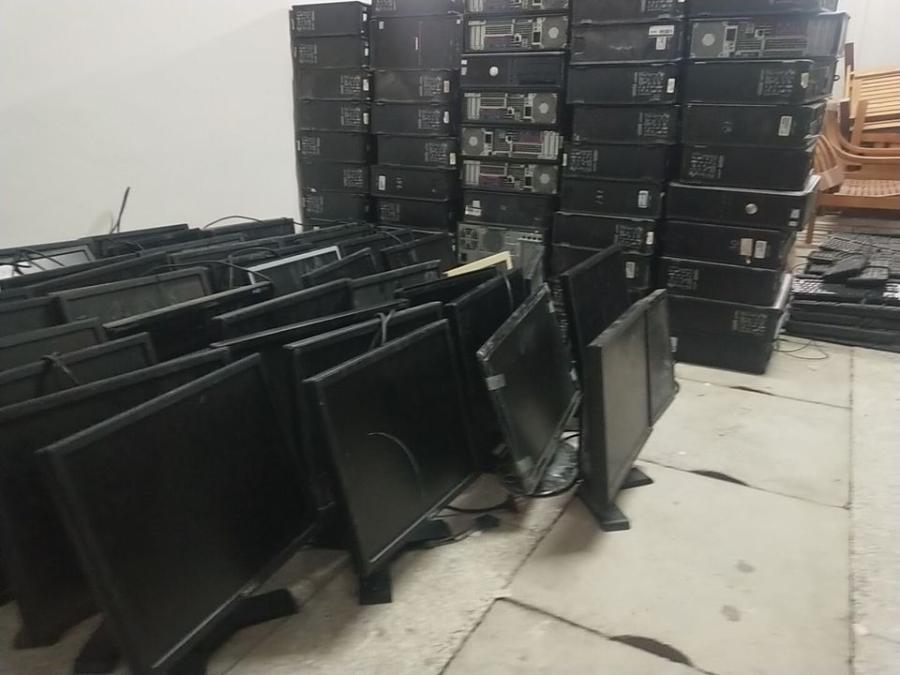 第一中学一批废旧设备电脑 空调 冰箱等网络拍卖公告
