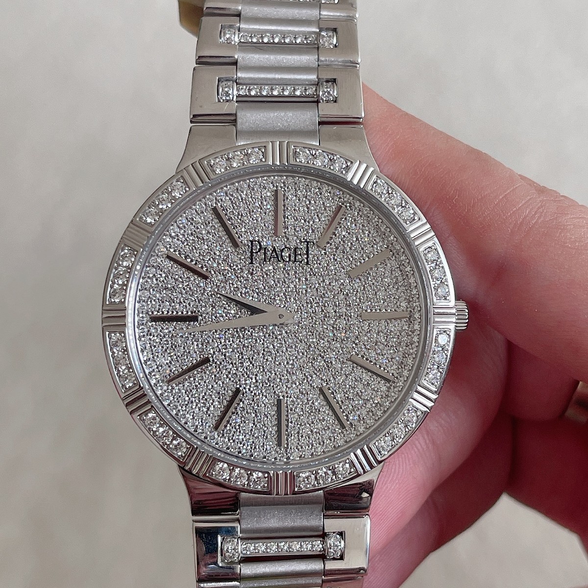 A752伯爵珠宝腕表系列原钻男士金表名表手表网络拍卖公告