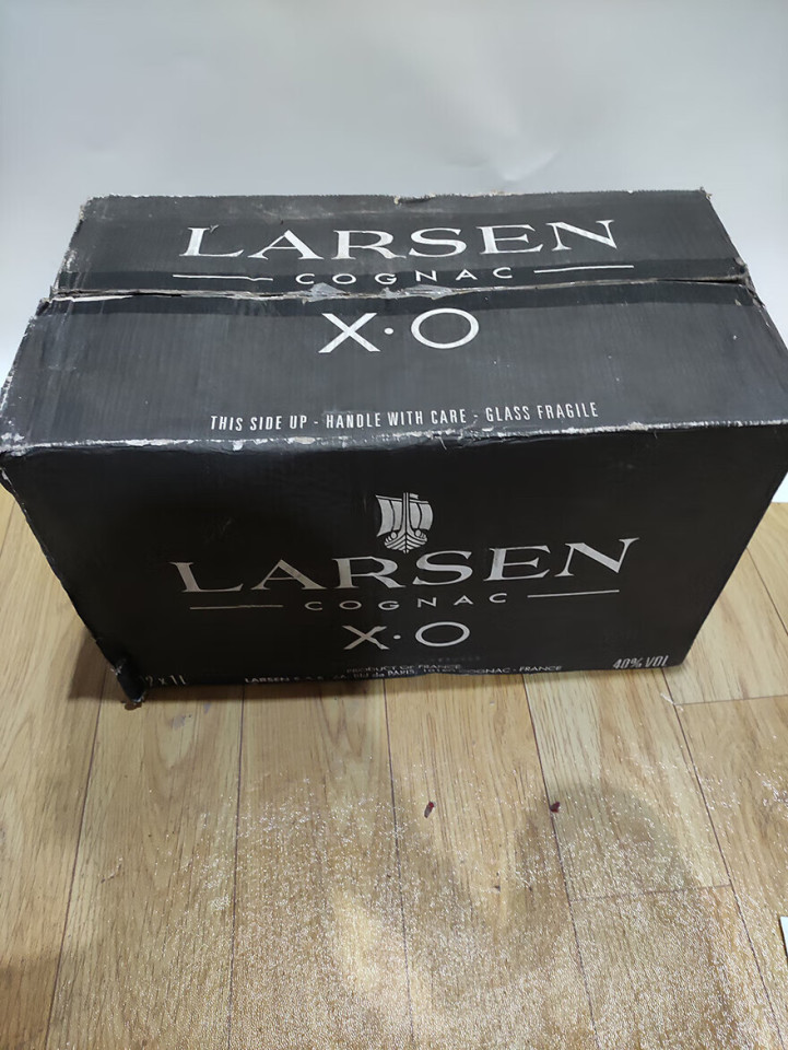 4962·LARSEN帆船XO1L 1箱12瓶网络拍卖公告