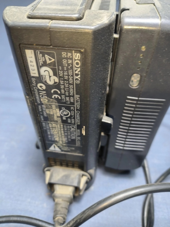 835单位淘汰报废索尼摄像机充电器及电池网络拍卖公告