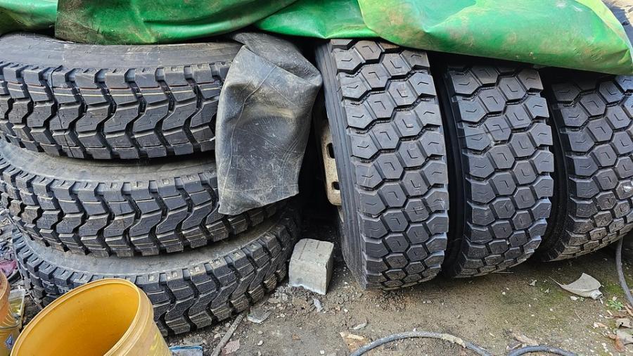 建设公司轮胎5条赛福瑞牌 渣土车用网络拍卖公告