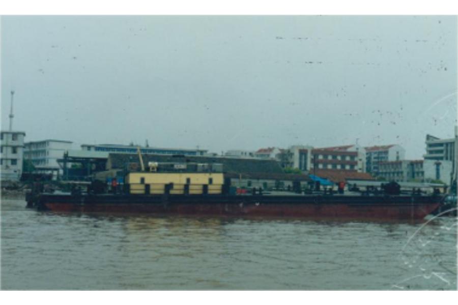 废旧船舶一艘（驳船172）网络拍卖公告