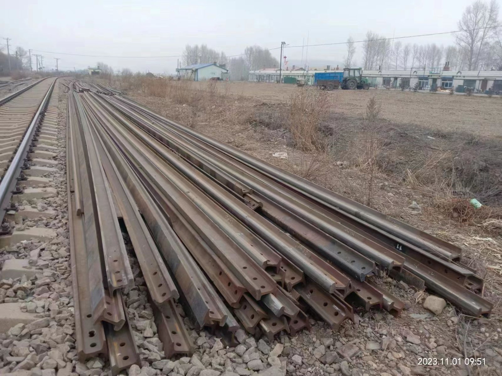 嫩江铁路公司一批报废钢轨 废铁和报废锅炉分别交易出售招标