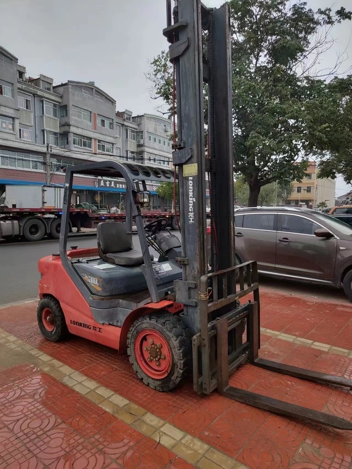 14年龙工叉车3吨两节升高6米自动挡网络拍卖公告