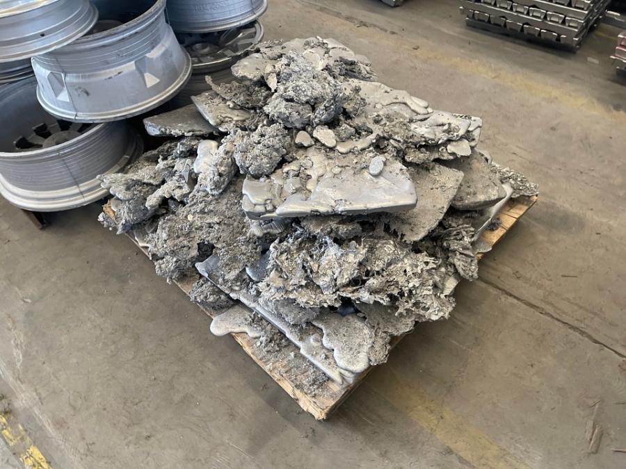 铝屑及精车屑共约5吨 铝渣块8块 废铝约0.2吨网络拍卖公告