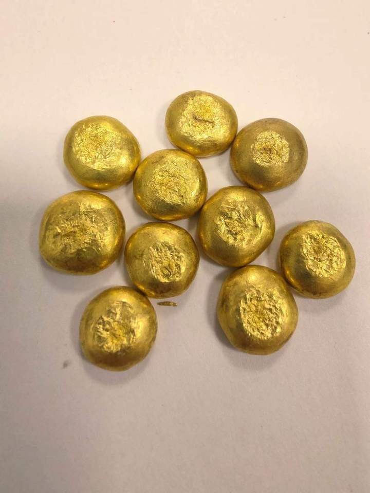 处理品实验室报废淘汰黄色金属10颗 具体什么金属不详网络拍卖公告