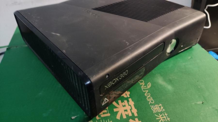 F478淘汰报废xbox360游戏机网络拍卖公告