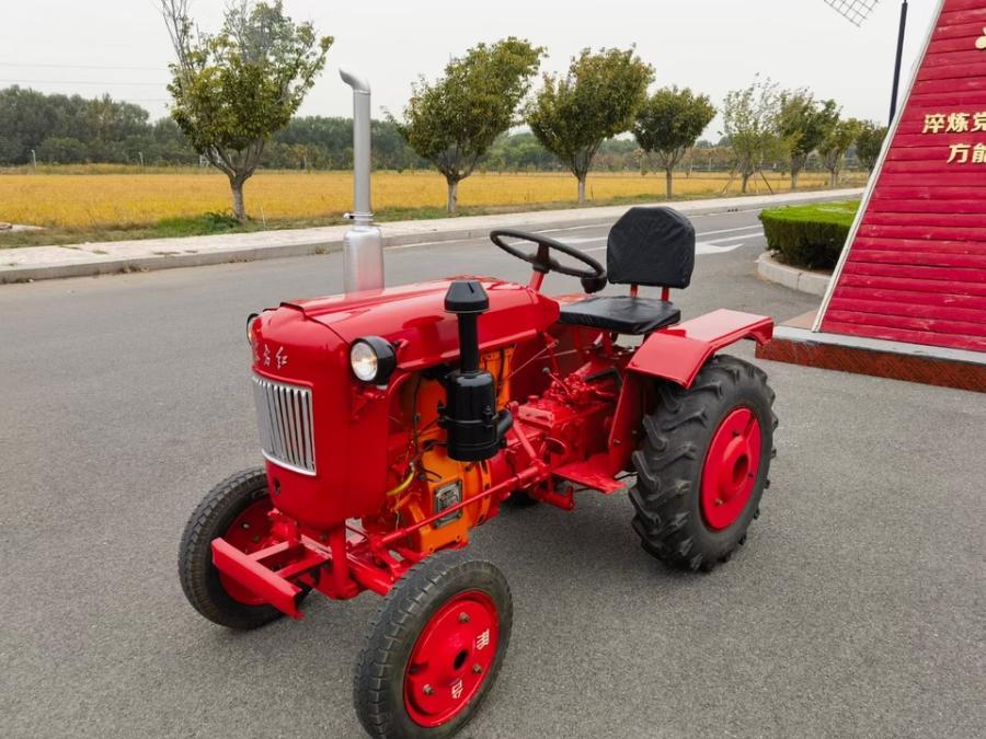 第一代东方红拖拉机大红色 整车拆散按照标准翻新 收藏品网络拍卖公告
