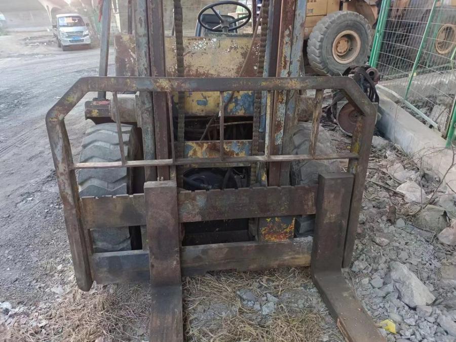 废旧工程机械合力4吨叉车网络拍卖公告
