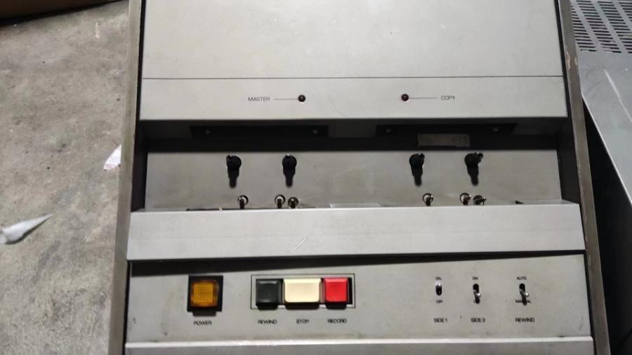京械884单位报废进口拷贝机和vhs播放机网络拍卖公告