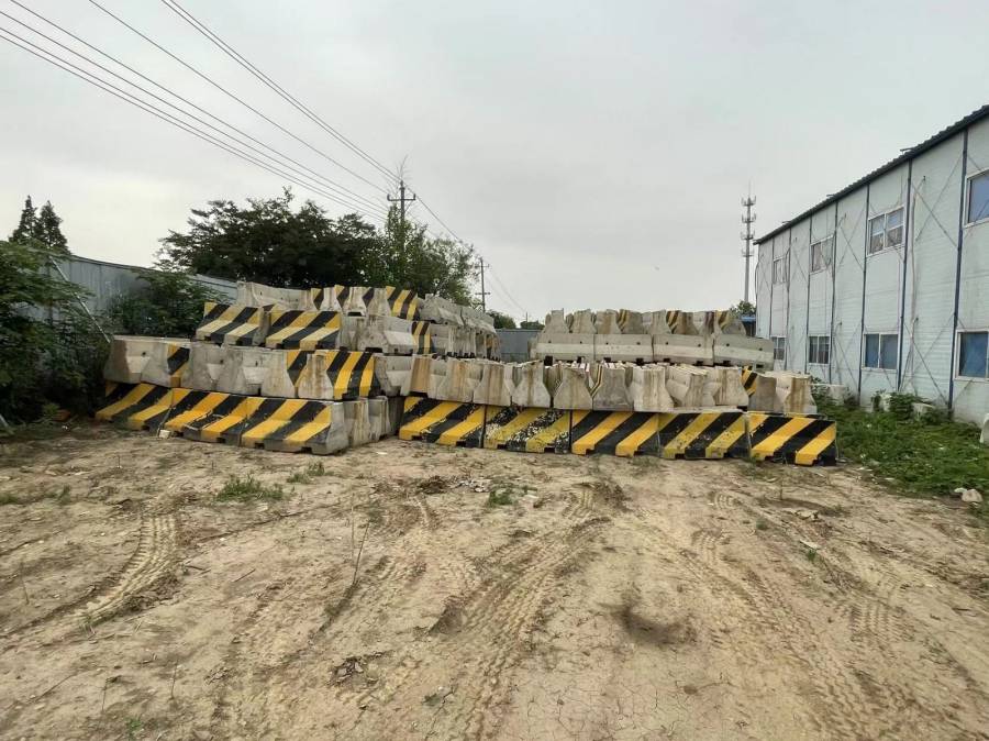 江苏省 - 张家港市某企业处置水泥隔离墩一批网络拍卖公告