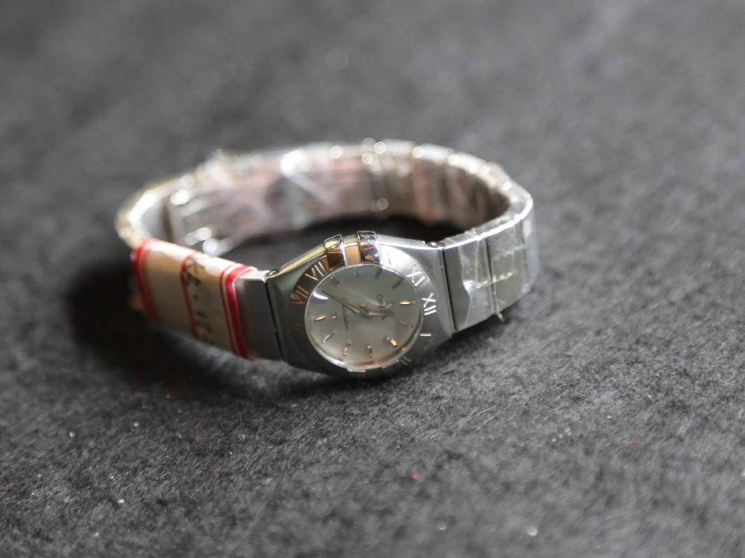 手表AKB173欧米茄出售招标