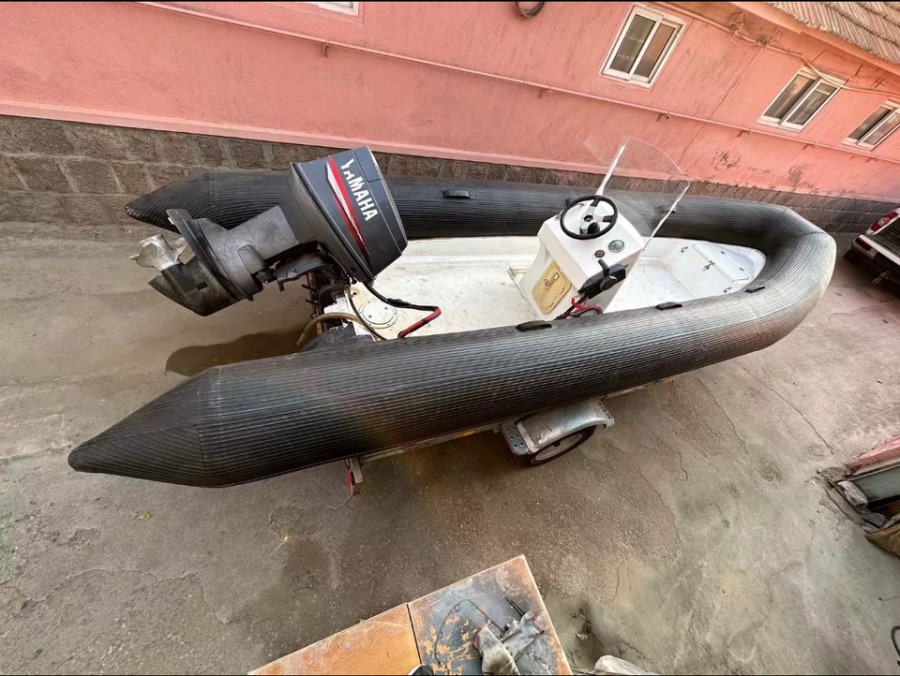 5.8米RIB玻璃钢橡皮艇 配雅马哈两冲60马力 功能正常 无手续 资产网络拍卖公告