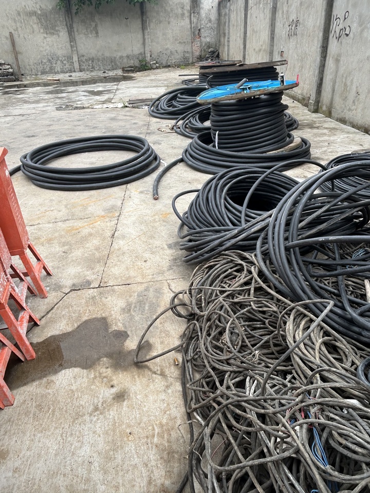废旧电缆线及32套配电箱一批网络拍卖公告