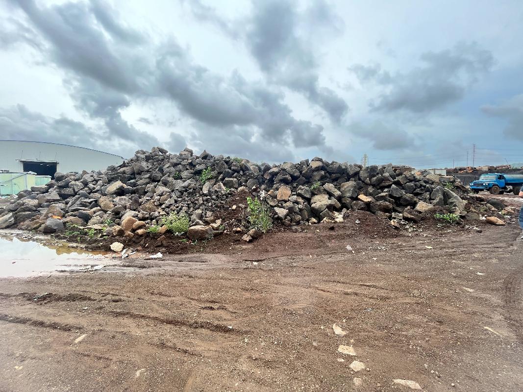 建筑垃圾临时堆放点约3116吨罚没石方玄武岩整体GR2024HI1000375出售招标